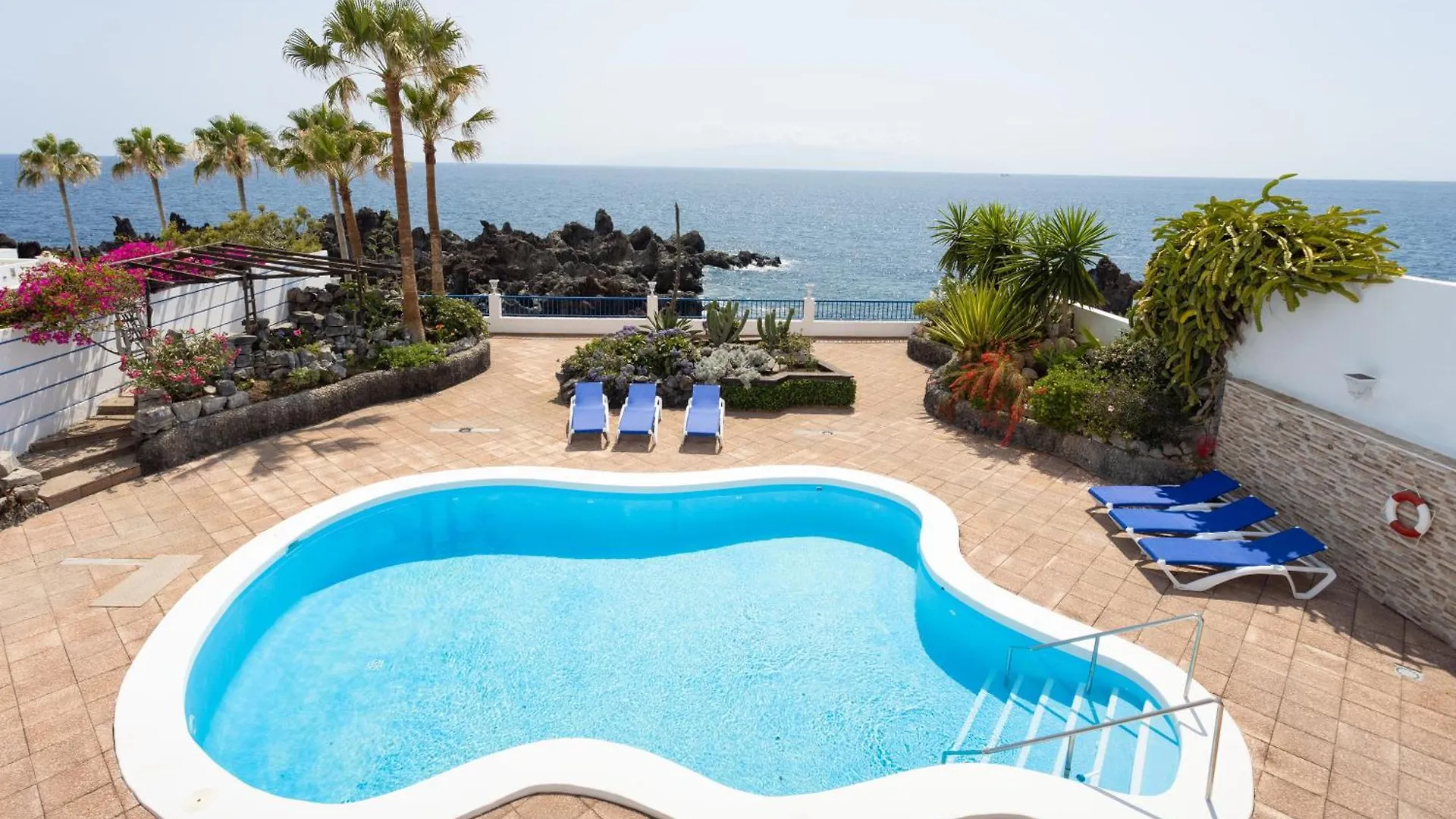 Oceanfront Apt In Private Villa - Next To The Beach Пуэрто-де-Сантьяго Апартаменты