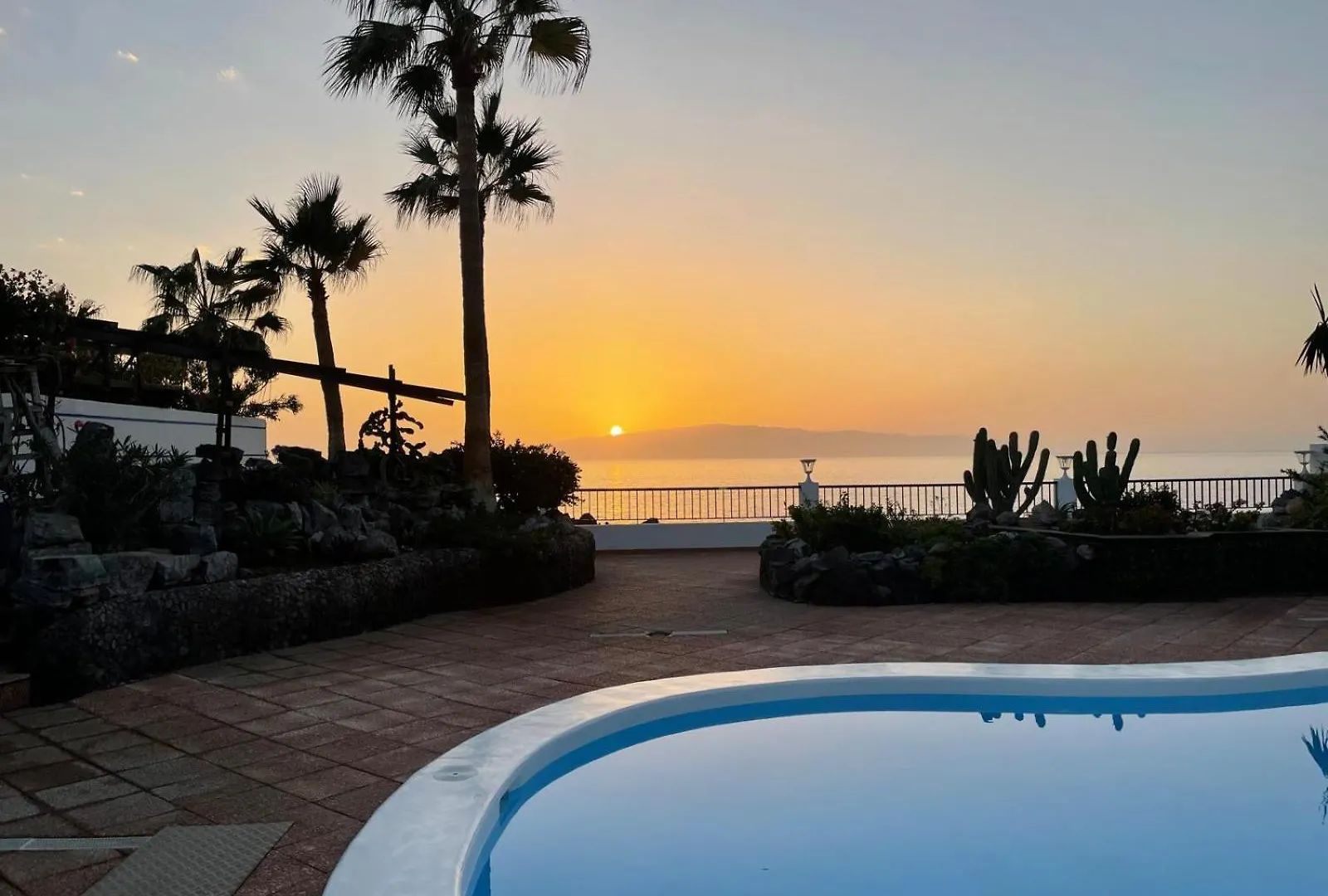 Oceanfront Apt In Private Villa - Next To The Beach Пуэрто-де-Сантьяго Испания